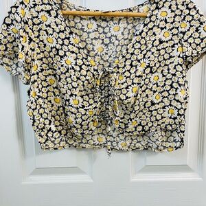 American Eagle Outfitters Yellow & Black Daisy Tie-Front Crop Top